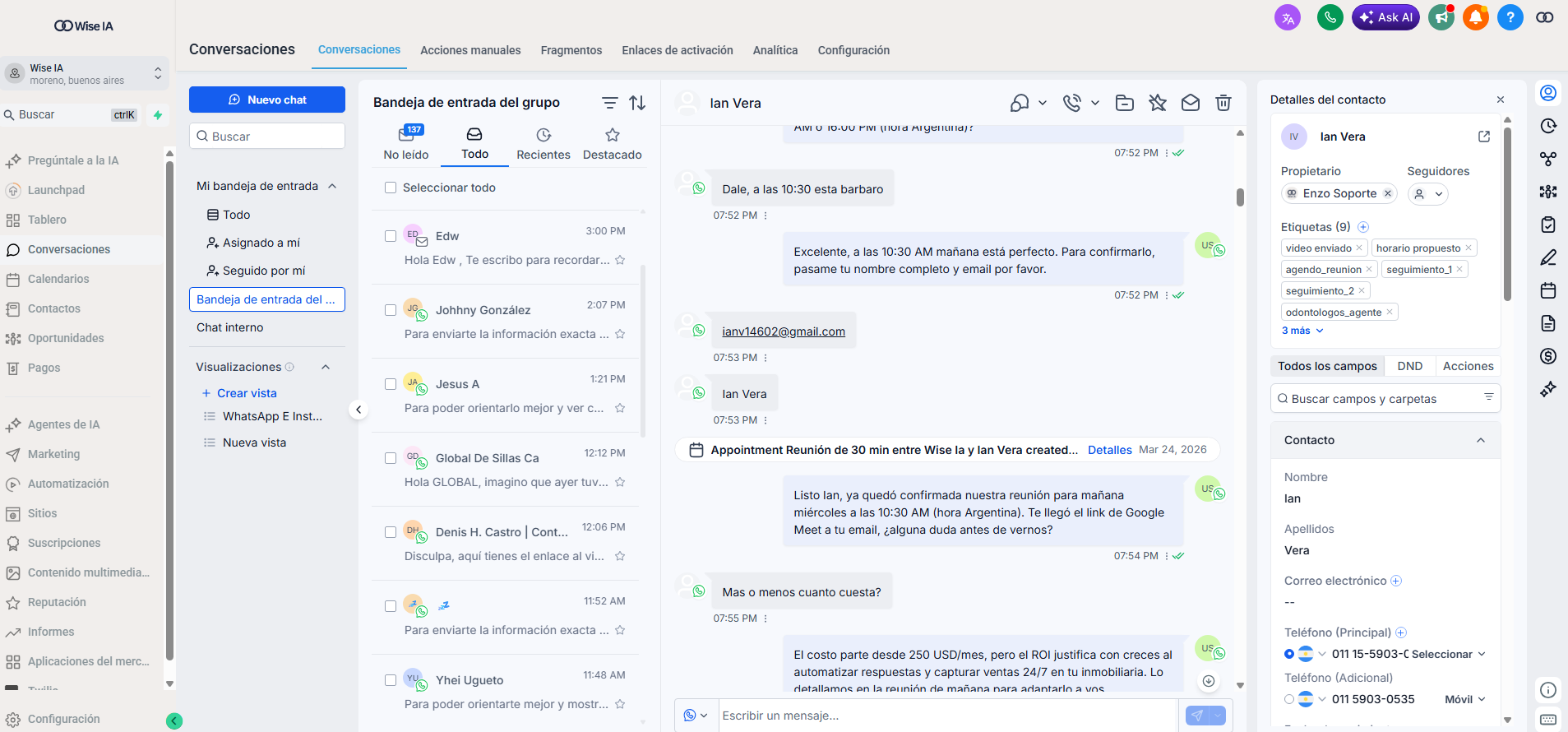 A la izquierda los chats, en el centro la conversación, a la derecha los datos del contacto.
